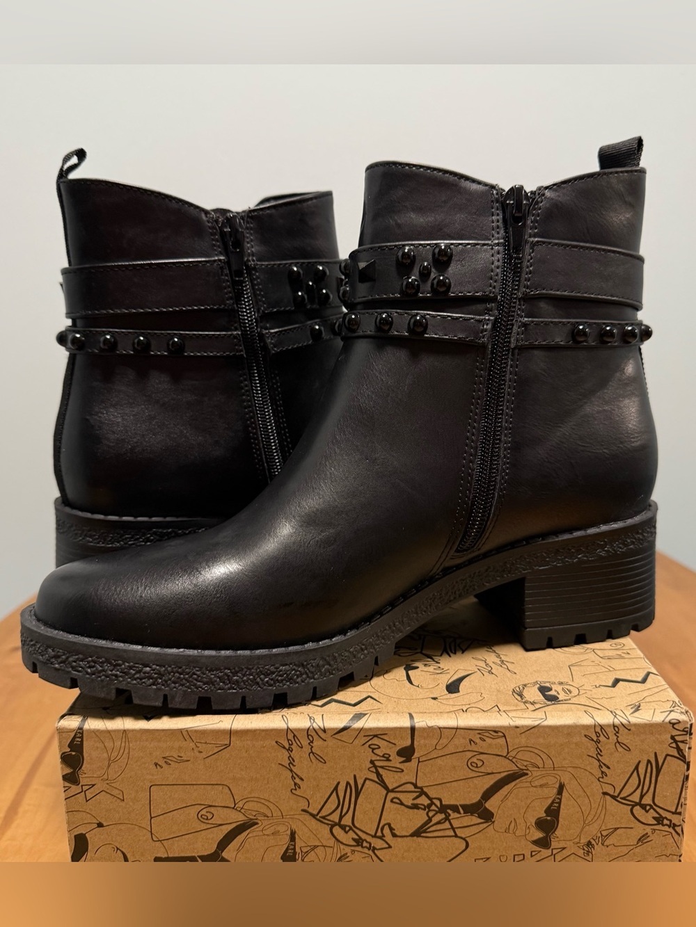 GC Shoes Women's Black Studded Ankle Boots - Picture 6 of 8